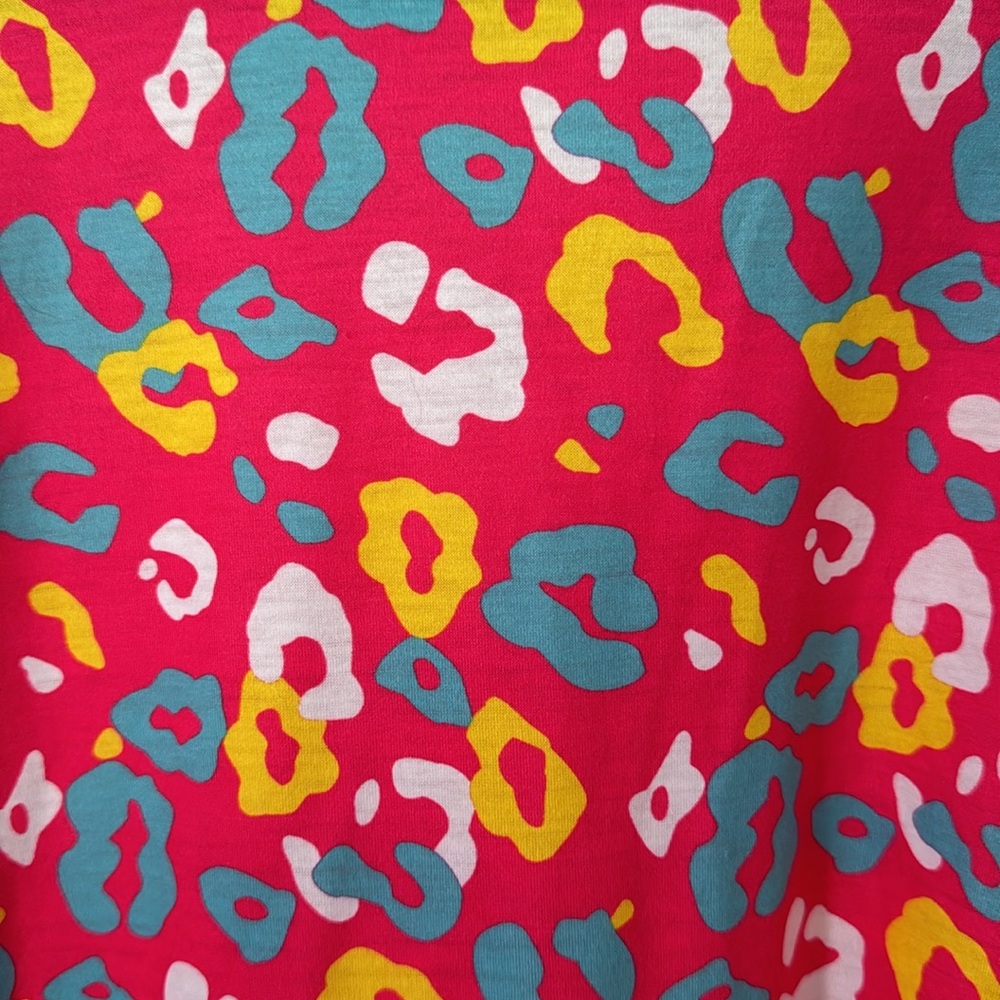 Colorful cheetah Southern Stitch top - Picture 13 of 16